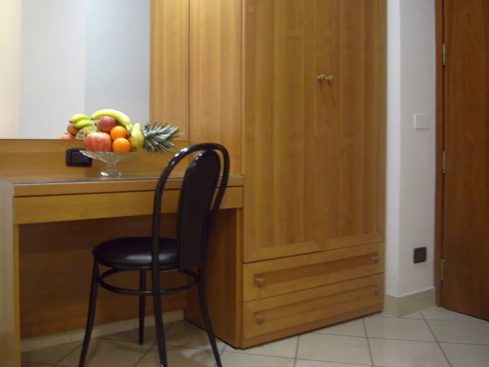 Hotel Mondial Milan 2*,