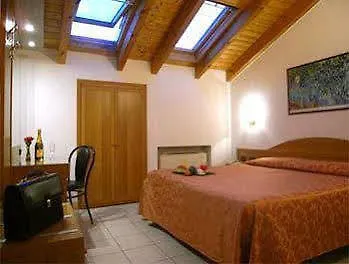 Hotel Mondial Milan 2*,